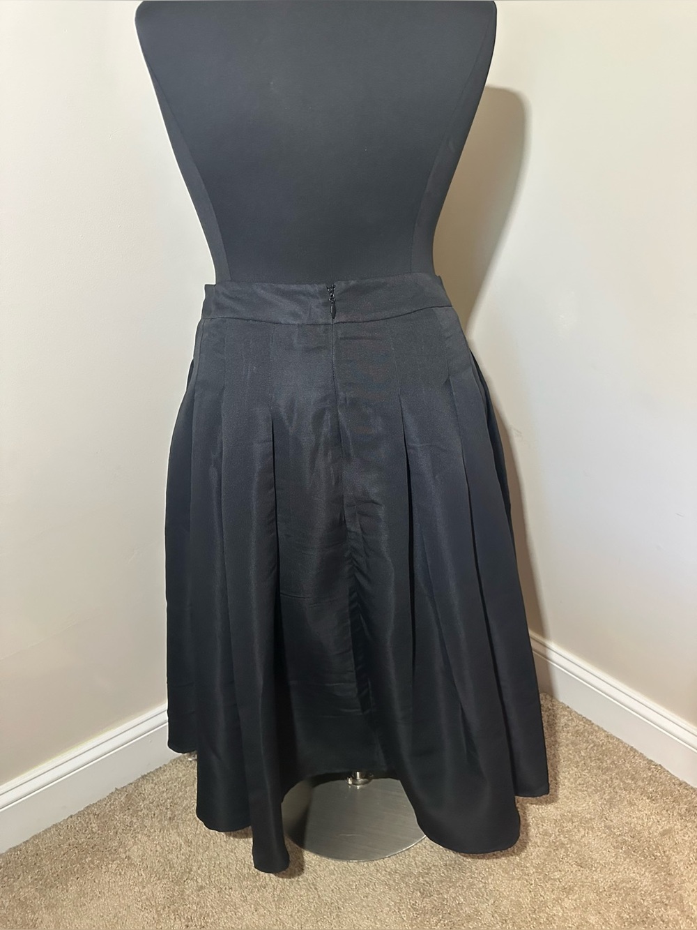 NWT Belle isle black pleated midi Skirt 14 - Picture 3 of 7